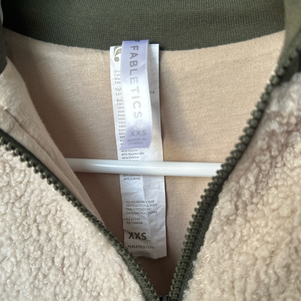 #65 FABLETICS SHERPA PULLOVER ZIPPER SWEATER CREAM GREEN SIZE XXS - Picture 7 of 10